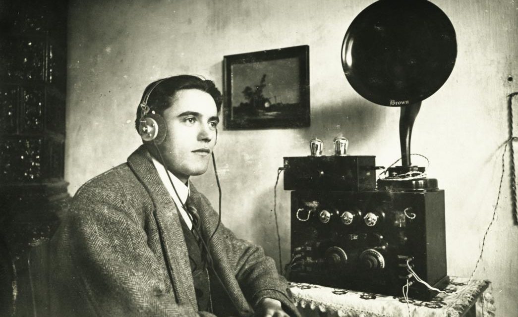 93 éves a magyarországi rádiózás